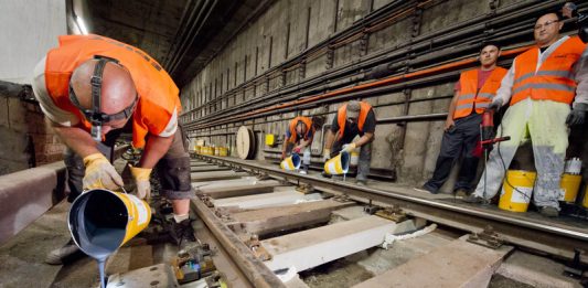 Část linky C pražského metra se včera kvůli pracím opět na dva dny zastavila