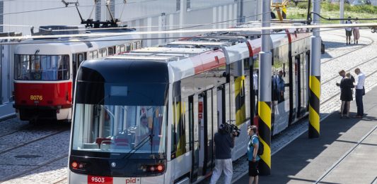 Tramvaje Škoda 52T vyjedou v pondělí do pravidelného provozu v Praze