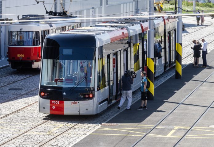 škoda tramvaj - 52T