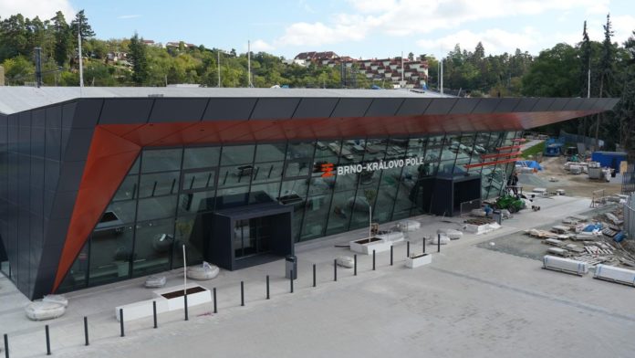 Brno Královo Pole - nádraží, nákupní centrum