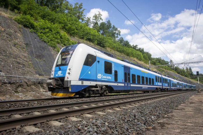 ČD vybavily pendolina a InterPantery 5G opakovači mobilního signálu