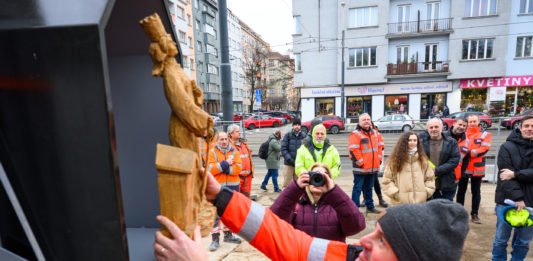 V rámci rekonstrukce stanice metra Flora začíná hloubení šachty pro budoucí výtahy