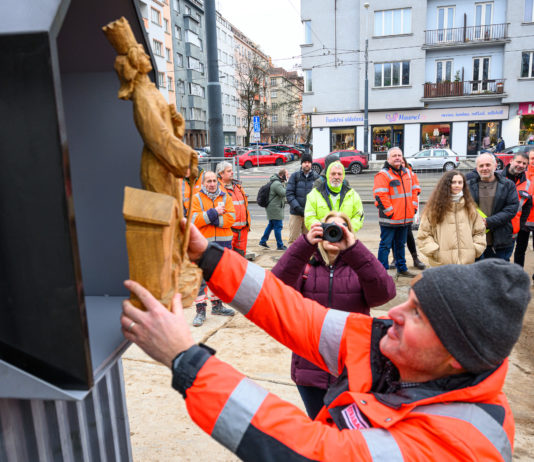 V rámci rekonstrukce stanice metra Flora začíná hloubení šachty pro budoucí výtahy
