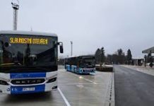 V Klatovech slouží nový přestupní terminál mezi vlaky a autobusy