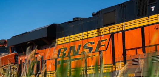 Je železniční nákladní doprava udržitelným způsobem logistiky?