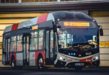 Do pravidelného provozu v Praze vyjíždí první elektrobusy SOR ENS 12