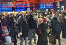 Krádež kabelů omezila provoz desítek vlaků v Praze, měly zpoždění až tři hodiny