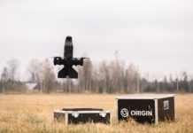 Drony Origin Robotics míří na české nebe Dron BLAZE startuje vertikálně a teprve po dosažení operační výšky letí horizontálně. Pohon zajišťují čtyři třílisté vrtule poháněné elektromotory. V přední části dronu se nachází optronická souprava, za níž následuje explozivní hlavice.