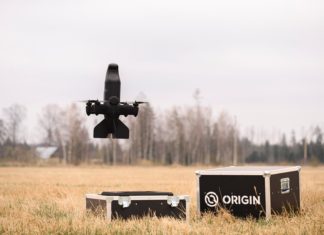 Drony Origin Robotics míří na české nebe Dron BLAZE startuje vertikálně a teprve po dosažení operační výšky letí horizontálně. Pohon zajišťují čtyři třílisté vrtule poháněné elektromotory. V přední části dronu se nachází optronická souprava, za níž následuje explozivní hlavice.