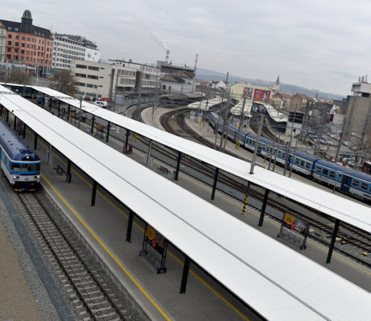 Kvůli nejasnému rozpočtu na dopravu odkládá SŽ zakázky na přestavbu uzlu v Brně