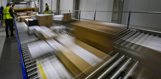 Začátkem týdne padl rekord, dopravci doručovali téměř čtyři miliony balíků