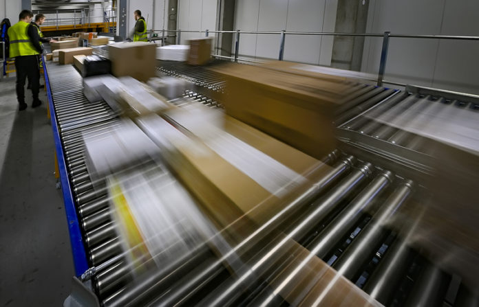 Začátkem týdne padl rekord, dopravci doručovali téměř čtyři miliony balíků