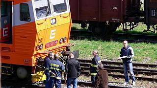 Osobní vlak srazil na železničním přejezdu v Olomouci člověka, ten zemřel