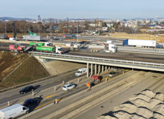 Kvůli bourání mostu se přes víkend krátkodobě uzavře dálnice D2 v Brně
