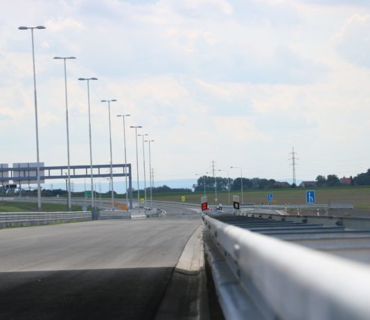 ŘSD otevřelo dalších 6,2 km dálnice D35 mezi Ostrovem a Vysokým Mýtem