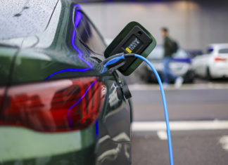 V Praze budou od roku 2030 zřejmě moci jezdit jako taxi jen elektromobily