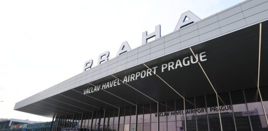 Za 20 let prošlo Terminálem 2 na ruzyňském letišti přes 141 milionů cestujících