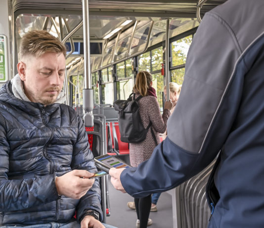Počet cestujících bez jízdenky v Brně nadále mírně klesá