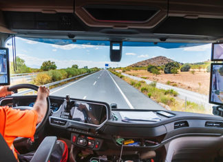 Nedostatek lidí v nákladní dopravě se prohlubuje. Letos bude chybět přes 20 tisíc řidičů