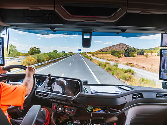 Nedostatek lidí v nákladní dopravě se prohlubuje. Letos bude chybět přes 20 tisíc řidičů