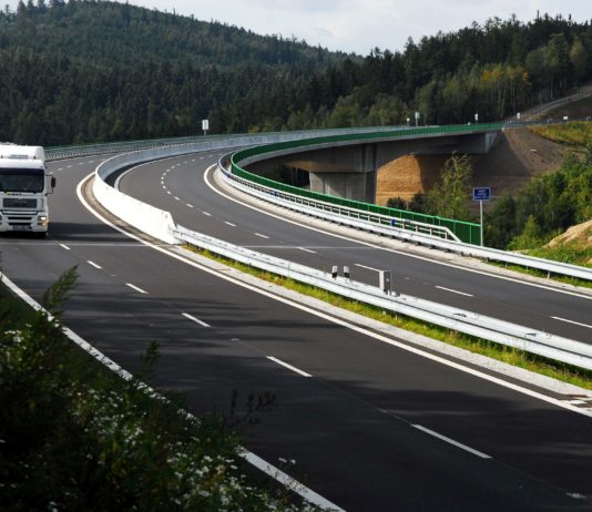 Resort dopravy zpřístupní nová dopravní data. Usnadní cestování i rozvoj chytrých aplikací