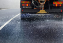 Silničáři po čtyřech dnech otevřeli pro nákladní dopravu úsek I/10 na Harrachov