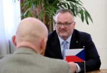 Ministr Bednárik jednal s britským velvyslancem o železnici, investicích a evropské agendě