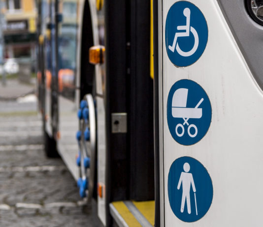 Bednárik: Slevu 75% na jízdném vláda plánuje od ledna 2027