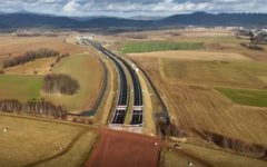 Pořad ČT Bilance: Proč Polsko postavilo desetkrát víc kilometrů dálnic než Česko?