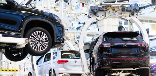 Automobilový průmysl v Německu je v obrovské krizi, varuje svaz VDA