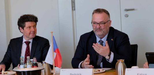 Vysokorychlostní spojení a podpora nákladní železniční dopravy. Ministr Bednárik jednal se svým německým protějškem