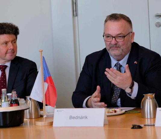 Vysokorychlostní spojení a podpora nákladní železniční dopravy. Ministr Bednárik jednal se svým německým protějškem