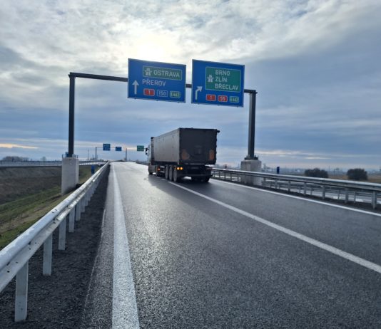 Prověřujeme hluk z dálnice D1 u Dluhonic