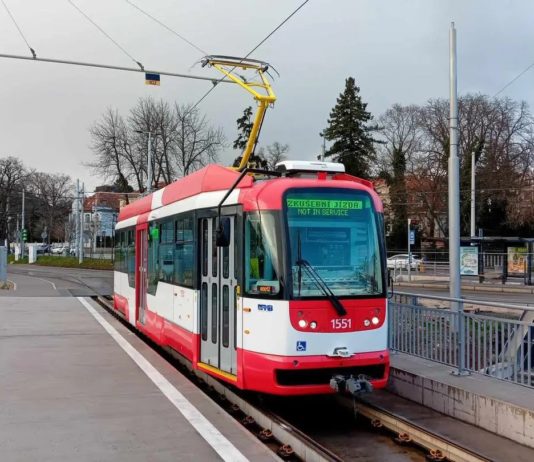Brněnský dopravní podnik renovuje tramvaje Vario, přidá jim klimatizaci