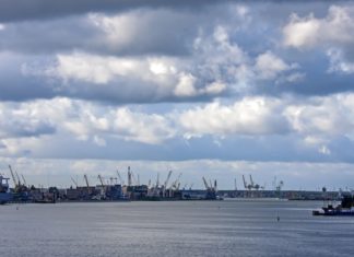 Zrušení zákona Jones Act vyvolává odpor odborů, Bílý dům se zaměřuje na válkou způsobený nárůst cen energií