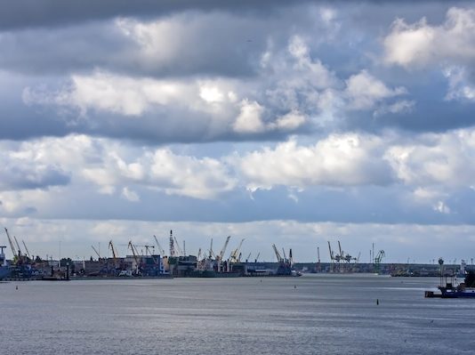 Zrušení zákona Jones Act vyvolává odpor odborů, Bílý dům se zaměřuje na válkou způsobený nárůst cen energií