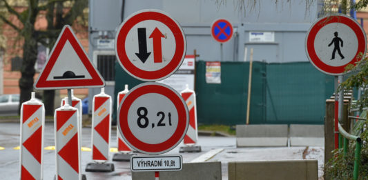 NKÚ: Dotace téměř pět miliard na obnovu místních komunikací měla mizivý přínos