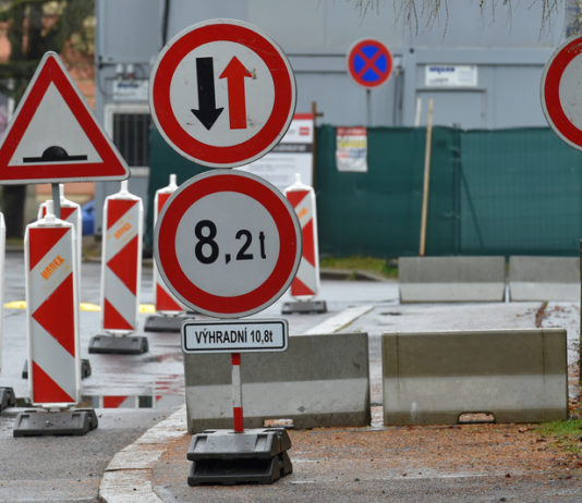 NKÚ: Dotace téměř pět miliard na obnovu místních komunikací měla mizivý přínos