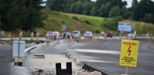 Dálnice D6 do K. Varů bude hotová až v roce 2029, řekl premiér Babiš