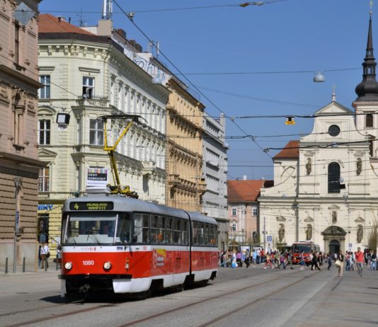 Brno se loučí s legendou. Poslední tramvaj K2 vyjede naposledy s fanoušky