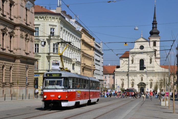 Brno se loučí s legendou. Poslední tramvaj K2 vyjede naposledy s fanoušky