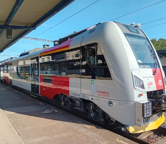 Na modernizovaných tratích musí jezdit odpovídající vozidla, upozorňuje studie ČVUT. Jinak se investice do železnice míjí účinkem