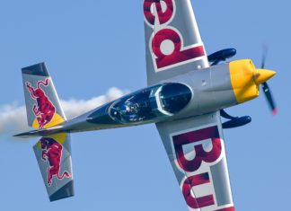 Historické i akrobatické stroje otevřely v Plasích sezonu leteckých show