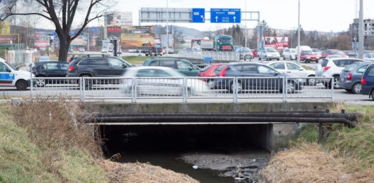 Oprava mostu uzavře od pondělí část českobudějovické Pražské třídy