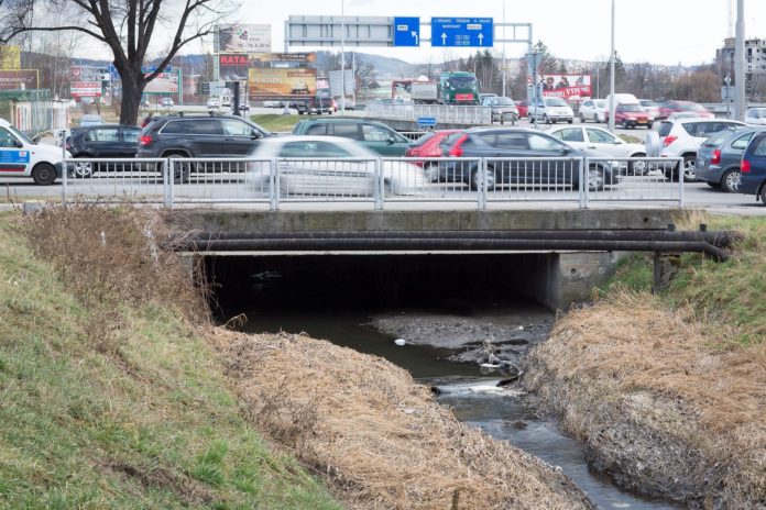Oprava mostu uzavře od pondělí část českobudějovické Pražské třídy