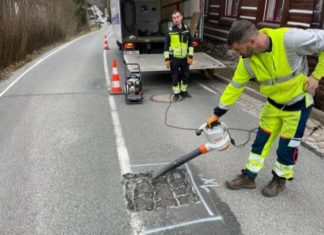 Hradecký kraj otestoval na Trutnovsku AI pro rychlejší opravy silnic