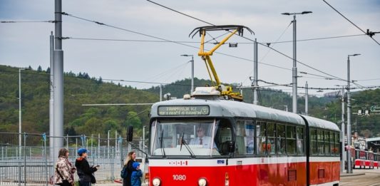 Příznivci hromadné dopravy v Brně se loučí s tramvajemi K2, jezdily od roku 1967