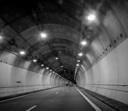 Slovensko kvůli údržbě na dva týdny uzavře nový nejdelší silniční tunel