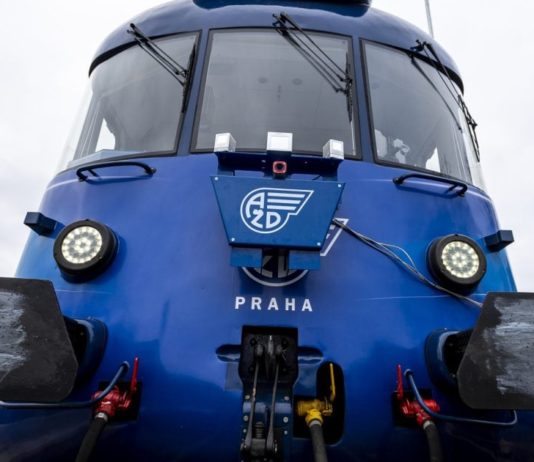 AŽD chystá vlakotramvaj, od května ji chce testovat na železniční trati u Jičína