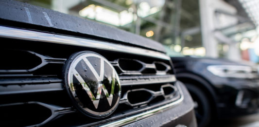 Volkswagen plánuje snížit výrobní kapacitu o milion vozů, řekl šéf Blume